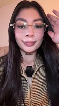 Roxanne 08 online show from April 2026 09:28:02 PM