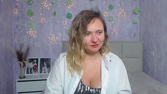 SallyVerda online show from March 2025 04:18:01 AM