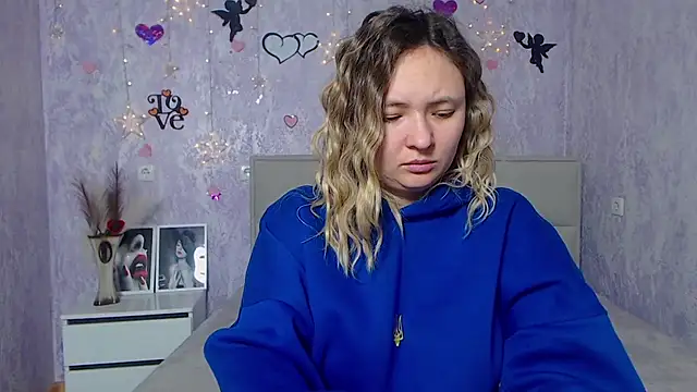 SallyVerda online show from February 2025 06:59:02 PM