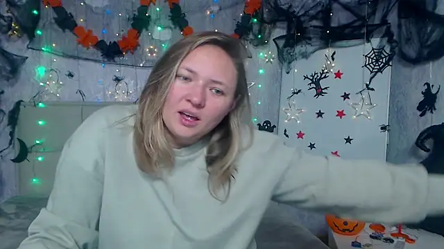 Snapshot of SallyVerda chatting on October 2025 05:12:02 PM SallyVerda online show from October 2025 05:12:02 PM