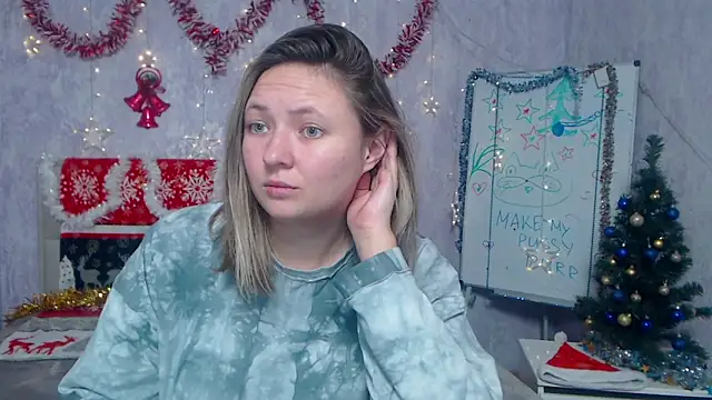 Snapshot of SallyVerda chatting on December 2025 07:13:01 PM SallyVerda online show from December 2025 07:13:01 PM