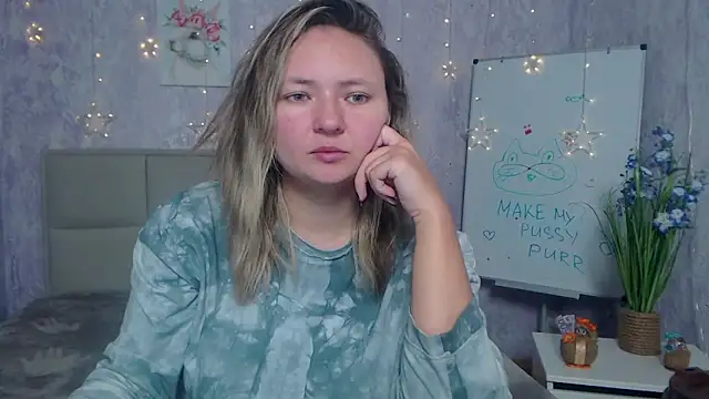 Snapshot of SallyVerda chatting on November 2025 06:45:01 PM SallyVerda online show from November 2025 06:45:01 PM