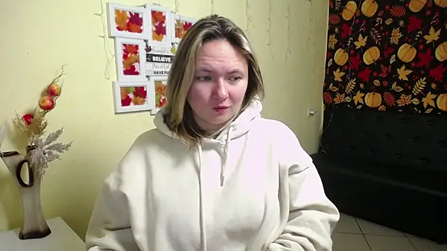 Snapshot of SallyVerda chatting on November 2025 06:30:02 PM SallyVerda online show from November 2025 06:30:02 PM