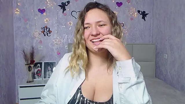 SallyVerda online show from February 2025 10:04:02 PM