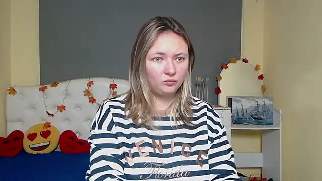 Snapshot of SallyVerda chatting on November 2025 06:33:01 PM SallyVerda online show from November 2025 06:33:01 PM