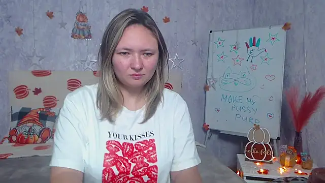 Snapshot of SallyVerda chatting on November 2025 06:23:01 PM SallyVerda online show from November 2025 06:23:01 PM