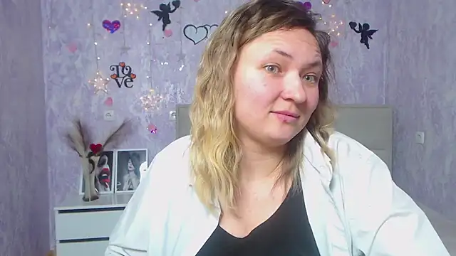 SallyVerda online show from February 2025 01:03:02 AM