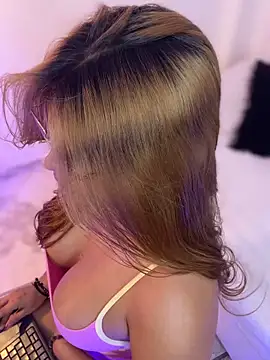 Amber Martins  online show from May 2026 11:48:02 PM