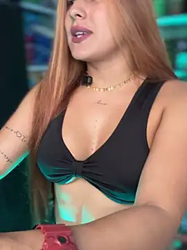 Amber Martins  online show from March 2025 03:52:01 PM