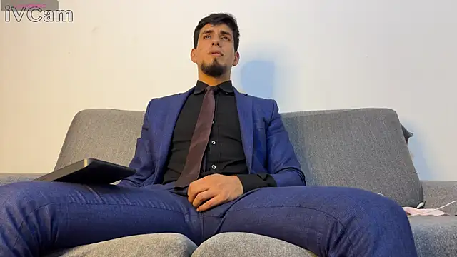 Tom blunt96 online show from April 2026 11:10:02 PM