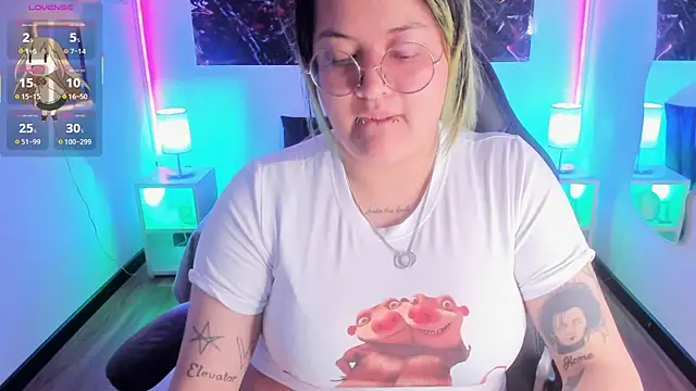 lucky-leah online show from December 2025 03:22:02 AM