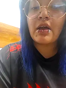 lucky-leah online show from April 2026 04:30:02 AM