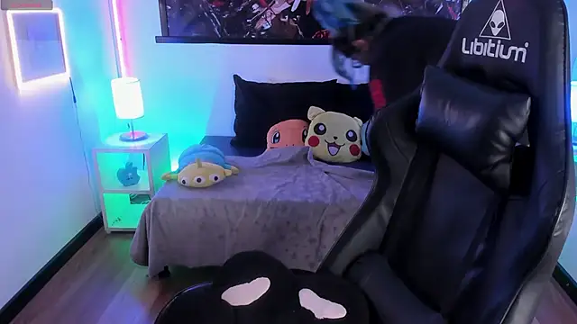 lucky-leah online show from April 2026 03:46:02 AM