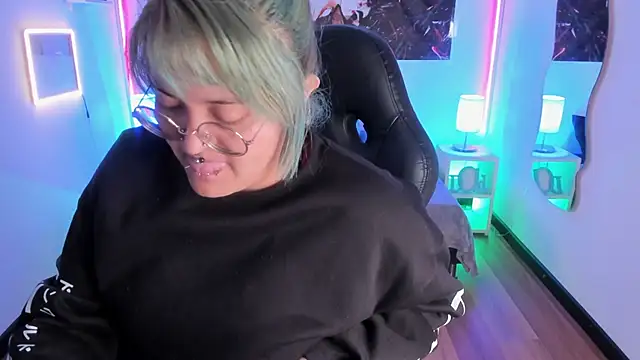 lucky-leah online show from January 2026 03:32:02 AM