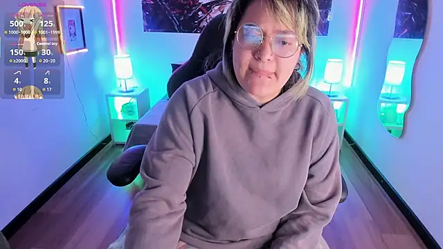 lucky-leah online show from October 2025 03:49:02 AM