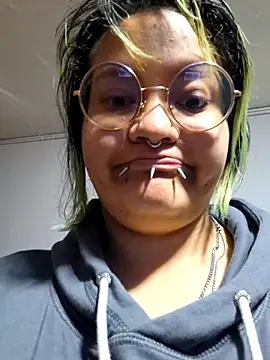 lucky-leah online show from October 2025 03:49:02 AM
