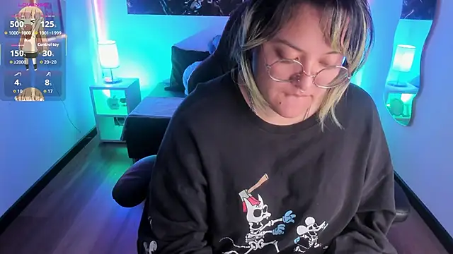 lucky-leah online show from October 2025 04:12:01 AM
