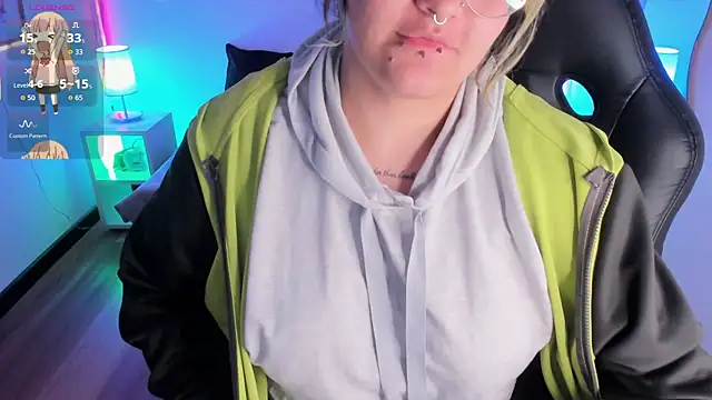 lucky-leah online show from October 2025 03:49:01 AM