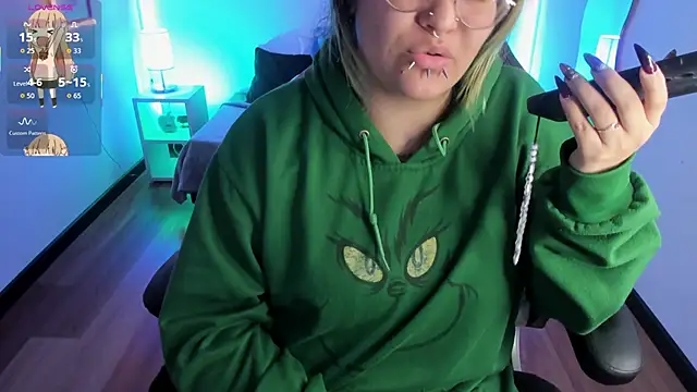 lucky-leah online show from October 2025 04:01:01 AM