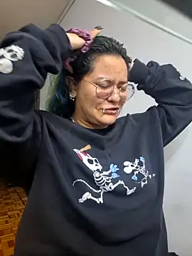 lucky-leah online show from April 2026 03:30:01 AM