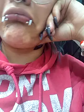 lucky-leah online show from April 2026 03:42:01 AM