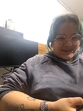 lucky-leah online show from July 2026 03:18:02 AM
