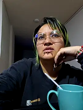 lucky-leah online show from October 2025 03:51:02 AM