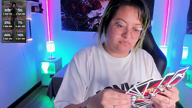 lucky-leah online show from November 2025 04:05:02 AM