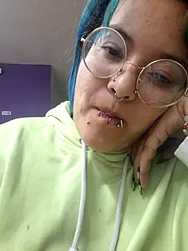 lucky-leah online show from May 2026 03:37:01 AM