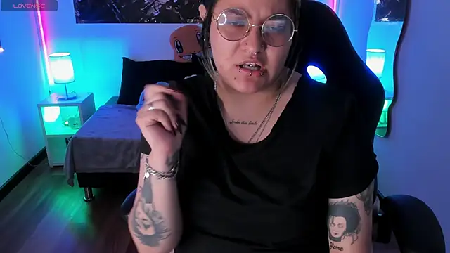 lucky-leah online show from November 2025 03:50:02 AM