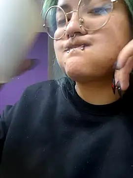 lucky-leah online show from April 2026 03:30:02 AM