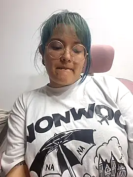 lucky-leah online show from May 2026 04:08:01 AM