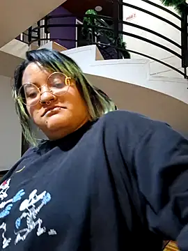 lucky-leah online show from November 2025 03:06:01 AM