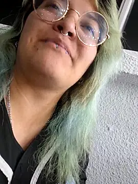 lucky-leah online show from September 2025 03:27:01 AM