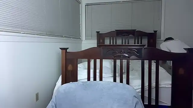 YUMIandbigWOLF online show from February 2026 04:25:01 AM