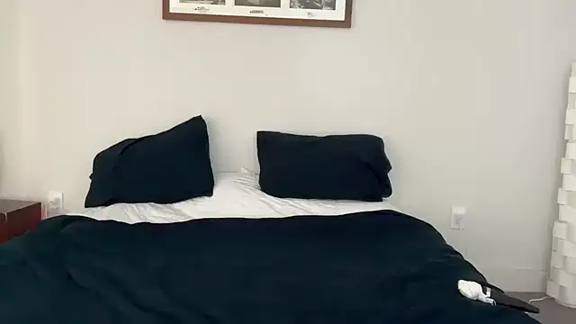 YUMIandbigWOLF online show from March 2025 08:38:02 PM