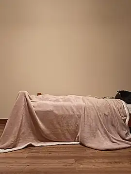 niesmialy39oon online show from December 2025 09:18:02 PM