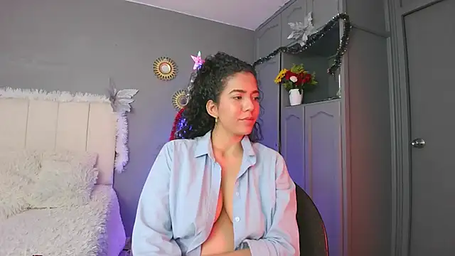 Snapshot of arteverena chatting on December 2024 01:32:02 AM arteverena online show from December 2024 01:32:02 AM