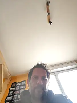 nicobrest16 online show from December 2025 02:44:01 PM