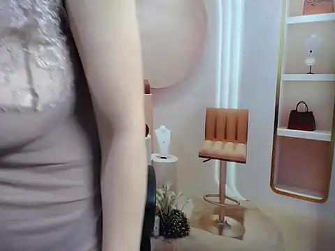 Love bug15 online show from March 2026 03:39:02 AM