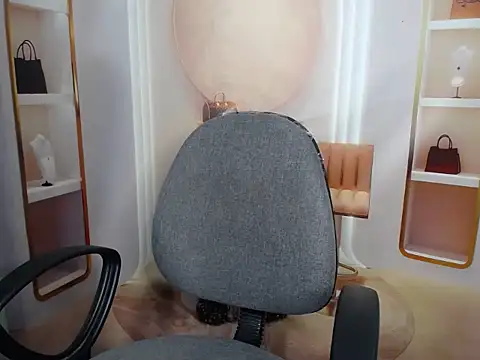 Love bug15 online show from September 2025 02:01:01 AM