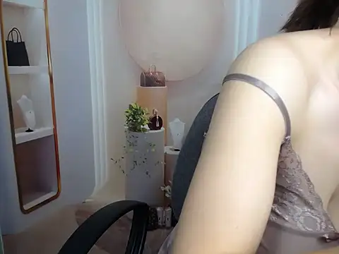 Love bug15 online show from September 2025 07:42:01 AM