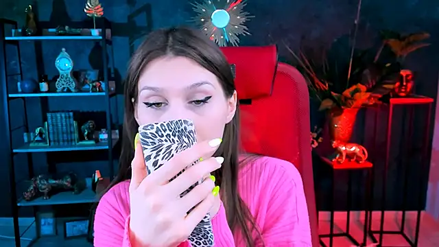 Snapshot of MollyPerry chatting on February 2025 04:09:02 PM MollyPerry online show from February 2025 04:09:02 PM