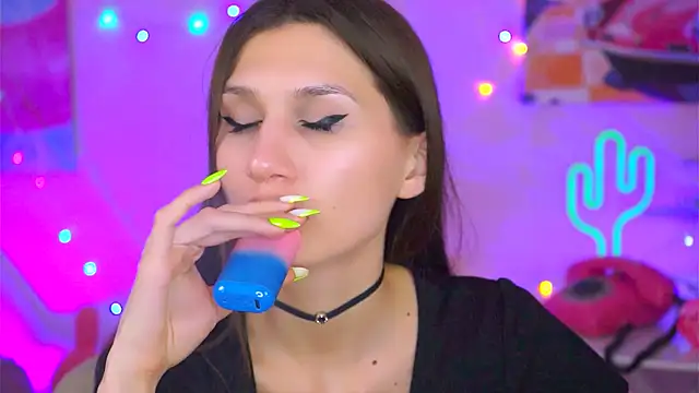 Snapshot of MollyPerry chatting on March 2025 10:21:02 PM MollyPerry online show from March 2025 10:21:02 PM