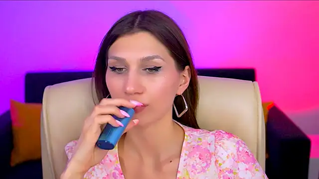 Snapshot of MollyPerry chatting on March 2025 07:27:01 PM MollyPerry online show from March 2025 07:27:01 PM