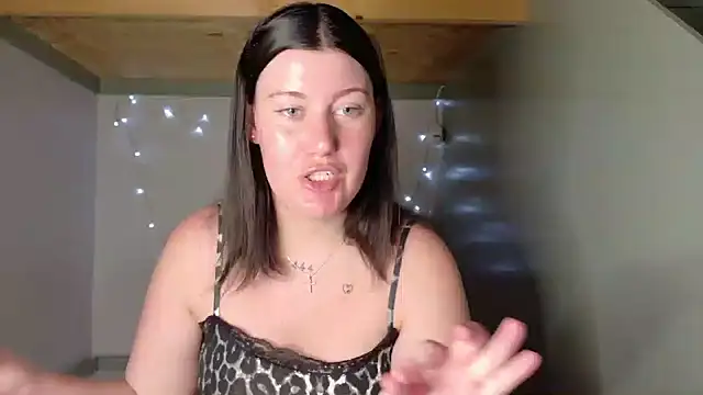 C1eopatra online show from November 2025 07:14:01 PM