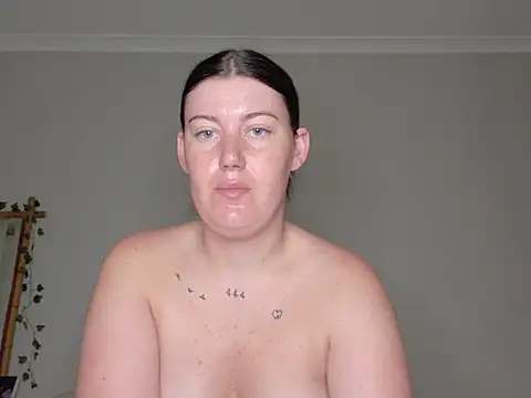 C1eopatra online show from December 2025 07:26:01 PM