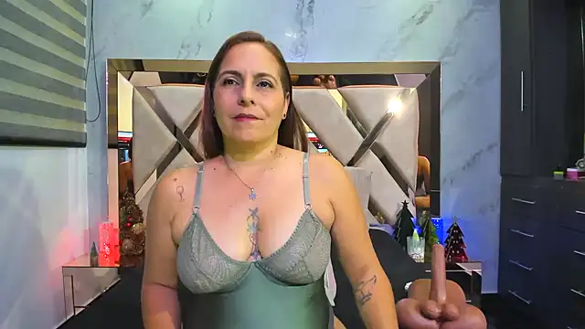 Snapshot of Susy_wisee chatting on December 2025 03:41:01 AM Susy wisee online show from December 2025 03:41:01 AM