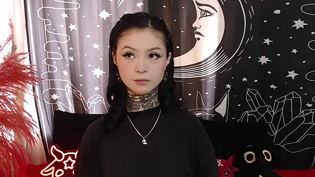 Isabella  dark online show from February 2025 07:37:01 PM
