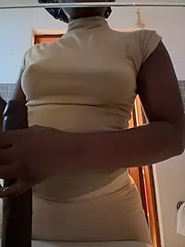 Snapshot of Nottynadiaa chatting on July 2026 04:37:02 PM Nottynadiaa online show from July 2026 04:37:02 PM
